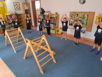 1296c2ba-e3d2-4acc-a7d6-73f3351d4725