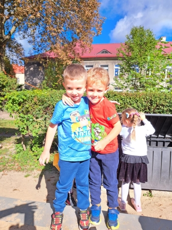 a1de0ea8-300d-4fa3-891f-b34e8088e7a6