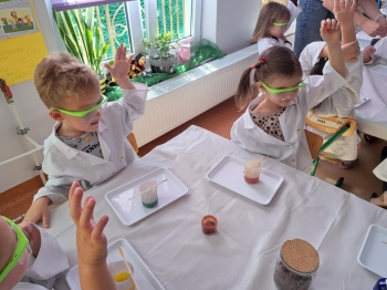 1d7ffe4a-8a89-45ac-9216-320a91815678