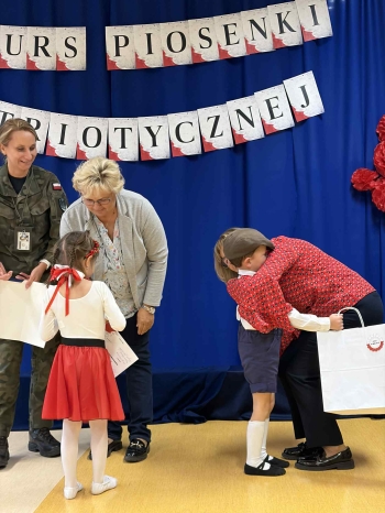 f47ee4f7-9533-4b7d-933b-b593dca2e895