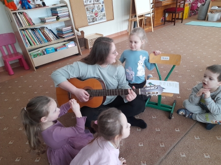 Wspólne śpiewanie z mamą Noemi